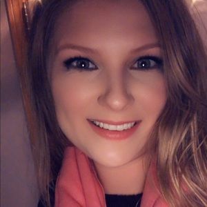 Meet your Posher, Stephanie